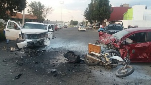 Un motociclista fue arrollado durante el accidente.