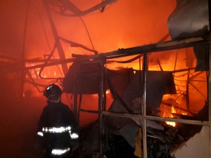 Cerca de 300 personas fueron desalojadas de la zona.