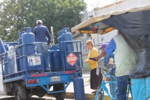 Los delincuentes los abordan en motos o autos.