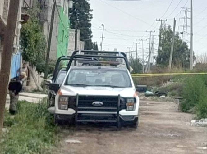 TERRIBLE: Amarrado y encobijado; vecinos encuentran cuerpo junto al canal