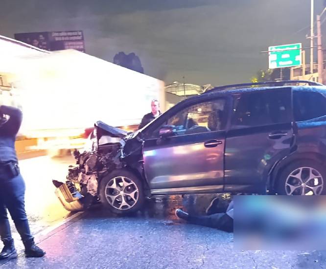 TRAGEDIA: Abuelo de 78 años se infarta, choca y muere al conducir su camioneta