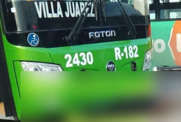 TRAGEDIA: Santiago viajaba en su moto; un camión lo aventó y otro lo aplastó