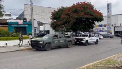 ATENCIÓN: Señora saca 35 mil pesos de un BBVA y afuera la golpean para quitárselos