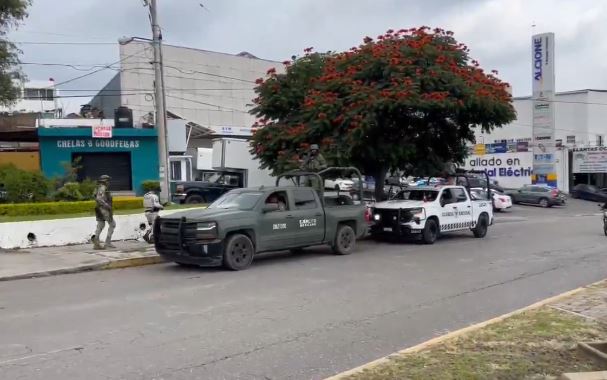 ATENCIÓN: Señora saca 35 mil pesos de un BBVA y afuera la golpean para quitárselos