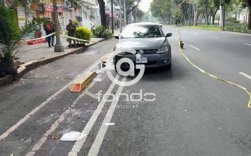 URGENTE: Tres sujetos van por alcohol en la madrugada y los balean; uno murió