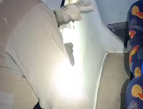 VIDEO: Hacen compartimento secreto para transportar droga en un autobús