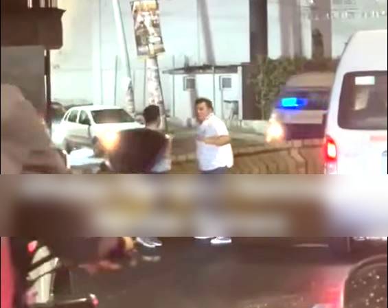 VIDEO: Choferes se echan ‘un tiro’ a media avenida; todo por un conflicto vial