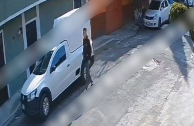 VIDEO: Otro engaño; falsos vendedores de autos encañonan y roban a víctimas