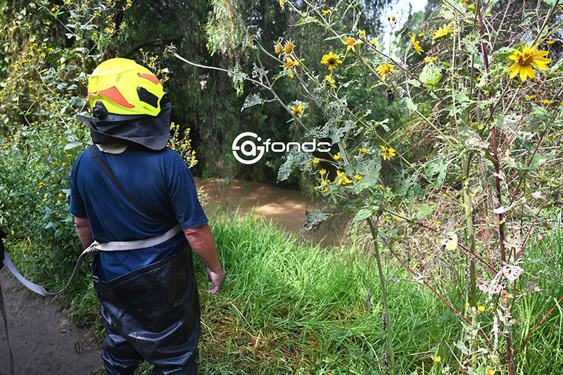 MACABRO. Vecinos encuentran cuerpo de un hombre en un río; tenía un cable en el cuello