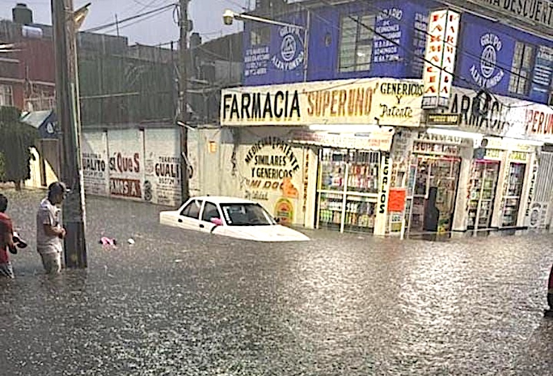 ÚLTIMA HORA. Fuerte tromba provoca graves afectaciones en avenidas y viviendas