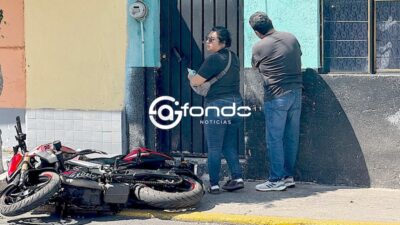 TRAGEDIA. Joven en moto se estrella contra un poste y pierde la vida la mañana de este domingo