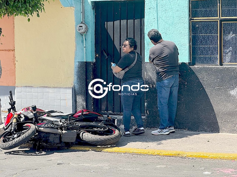 TRAGEDIA. Joven en moto se estrella contra un poste y pierde la vida la mañana de este domingo