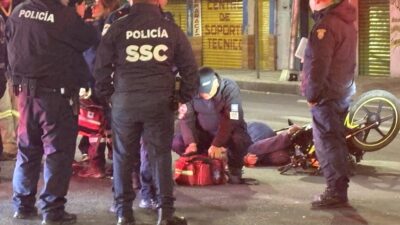 IMPRUDENCIA: Biker decidió pasarse el alto y un tráiler le pasó encima