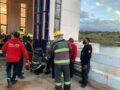 VIDEO: Trabajadores quedan atrapados en un pozo de 40 metros; uno muere