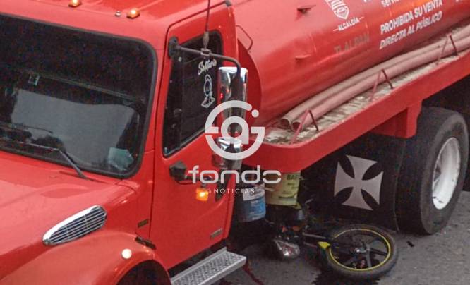 TRAGEDIA. Juntos hasta el fin; pareja de motociclistas mueren arrollados por una pipa