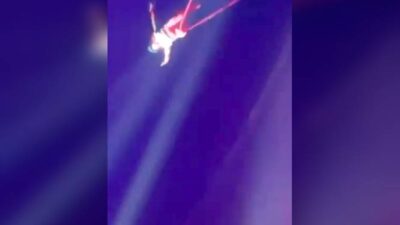 VIDEO: Trapecista hacía su show y se rompe los huesos al caer