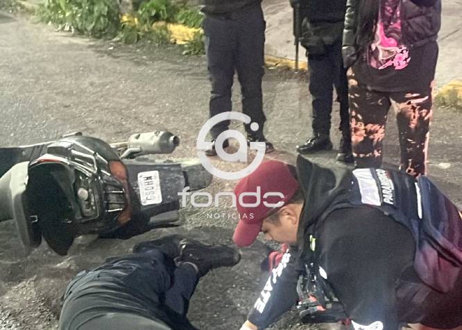 VIOLENCIA. Lo alcanzaron para asesinarlo;  su cuerpo quedó junto a la motocicleta que manejaba