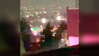 VIDEO. Fuerte balacera provoca temor entre vecinos la noche del viernes en Edomex; duró varios minutos