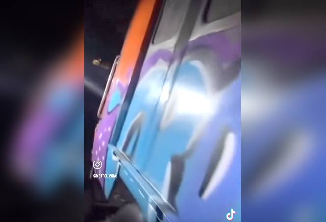 VIDEO: Grafitero arriesga su vida en túneles del Metro y termina detenido