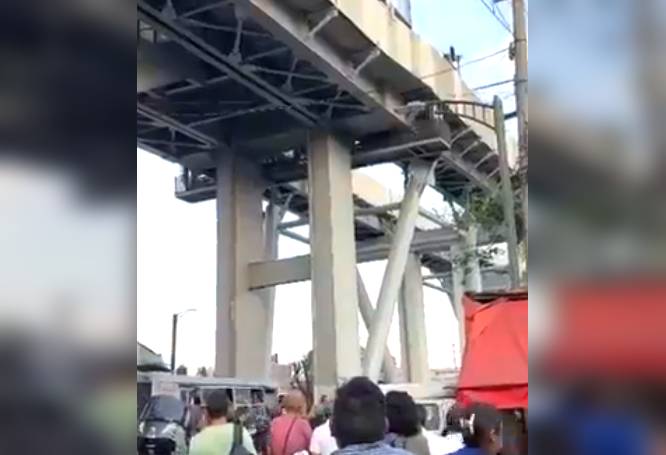 VIDEO: ‘¡No, hijo!’; policías y trabajadores salvan una vida en estación del Metro
