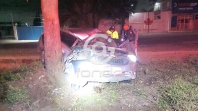 FATAL: Conductor a toda velocidad se mata contra un árbol en carretera de Edomex