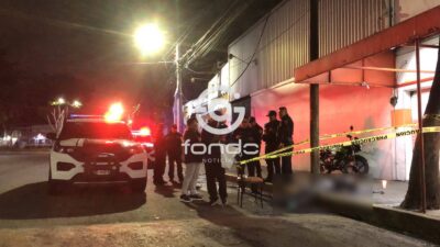 VIDEOS: Señor pasa sus últimos minutos afuera de una taquería; cayó fulminado