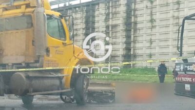 TRAGEDIA. Imprudencia fatal; trailero da vuelta prohibida y le quita la vida a un motociclista
