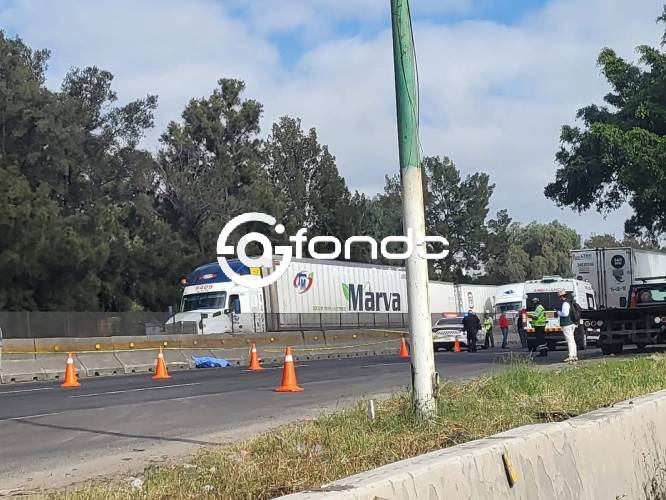 TRAGEDIA. Rubén iba manejando su moto sobre la autopista rumbo a su trabajo a donde nunca llegó