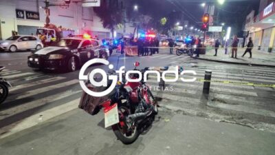 FATAL: Un hombre se cruzó en su camino y el motociclista terminó muerto