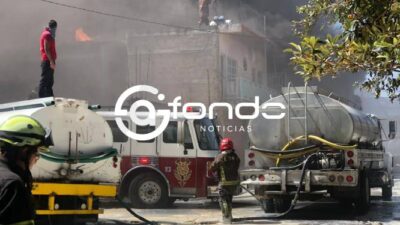 URGENTE: Fuego y pánico; fuerte incendio consume fábrica de colchones