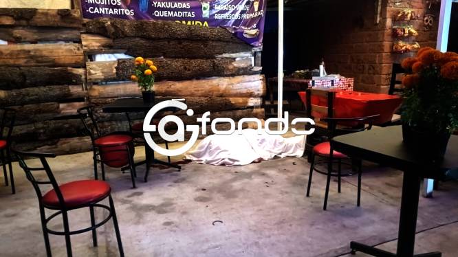 TERRIBLE. Juventino tomaba micheladas con su esposa cuando lo mataron a balazos