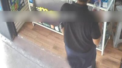 VIDEO: ‘¿Me regalas agua?’; ladrón engaña a jovencita para robarle el celular