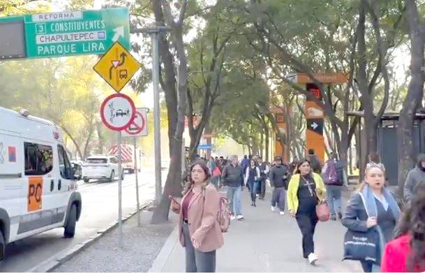 VIDEO: ‘Olía a quemado’; usuarios presencian terrible escena en estación del Metro
