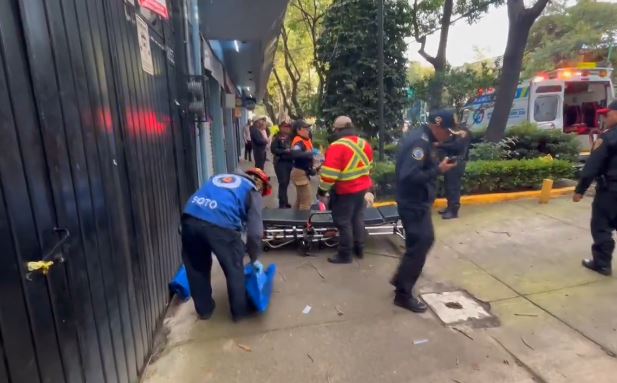 MISTERIO: Ellos estaban juntos en la azotea y cayeron de más de 20 metros