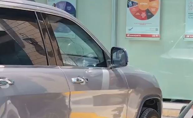 ÚLTIMA HORA: Cuentahabiente retira 2 millones y en el estacionamiento ya lo esperaban