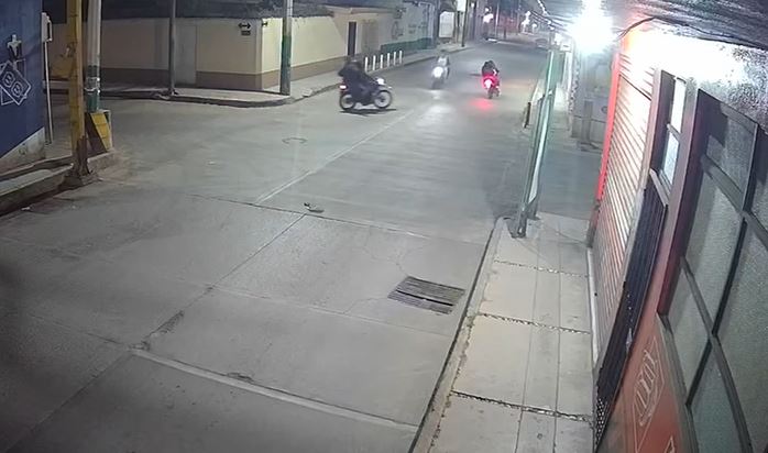 VIDEO: Joven de 18 años sale ‘volando’ de su moto; iba a toda velocidad