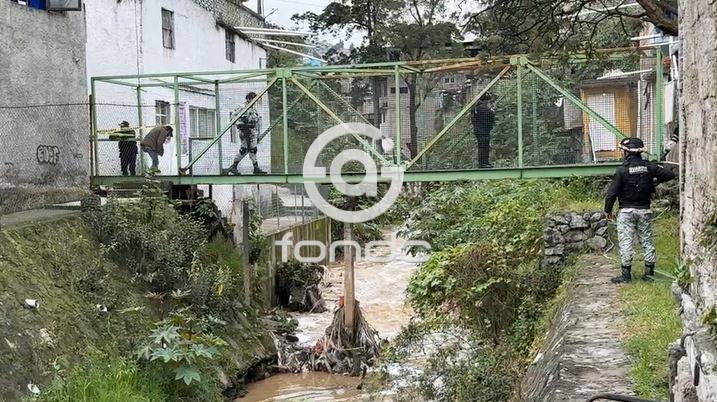 URGENTE: Sábado de terror; ‘aparece’ cuerpo entre aguas negras en un canal