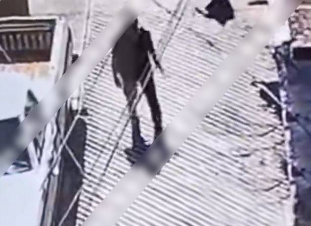 VIDEO: Criminal noquea a abuelita para quitarle el dinero del ‘mandado’