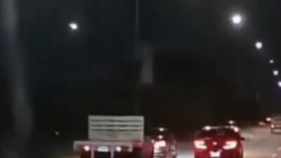VIDEO: Conductor echaba ‘laminazos’ y cae de más de 20 metros de alto