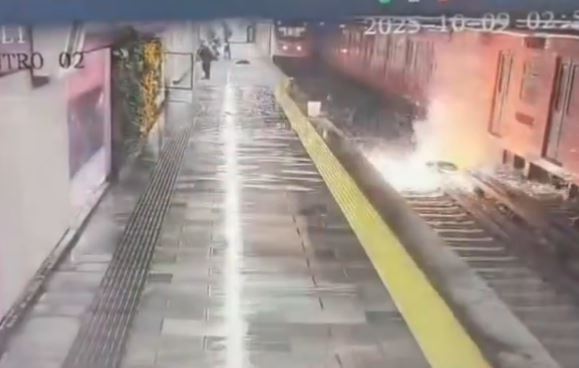 VIDEO: Pulidora ‘fantasma’ ocasiona corto circuito en el Metro