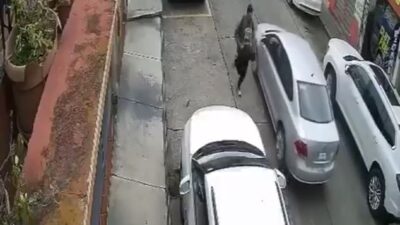 VIDEO: Señor retira 300 mil pesos del banco; asaltantes lo esperaban afuera