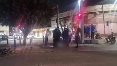 FATAL: Motociclista viajaba solo, no vio un bolardo y terminó muerto