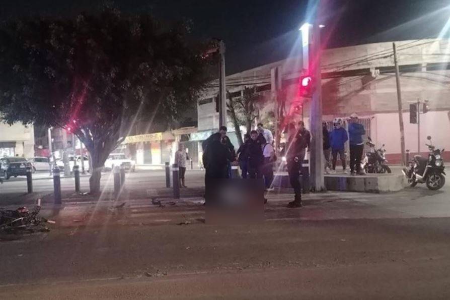 FATAL: Motociclista viajaba solo, no vio un bolardo y terminó muerto
