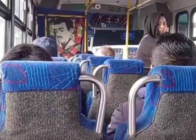 VIDEO: ‘¡Son 12, no 14!’; usuarios reclaman aumento ilegal del pasaje en Edomex