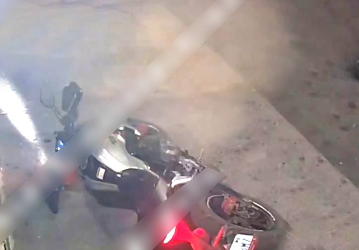 VIDEO: ‘¡Mátalo!’; extorsionador sin pierna aterroriza a una familia
