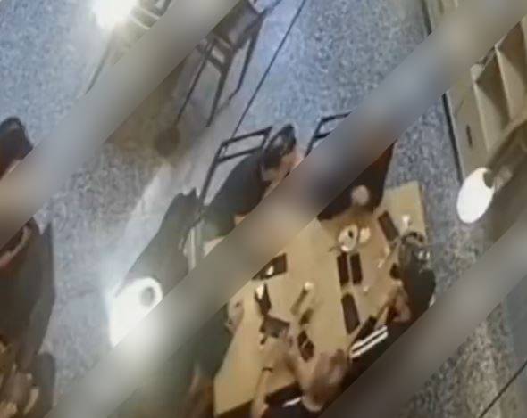VIDEO: Asaltante armado amenaza al dueño de un Rolex en un restaurante