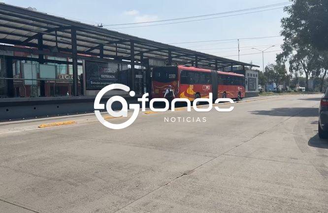 URGENTE: Usuario sube al Metrobús sin saber que ya no bajaría vivo