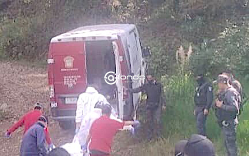 ÚLTIMA HORA. Encuentran tres cuerpos con huellas de violencia en una fosa clandestina en Edomex