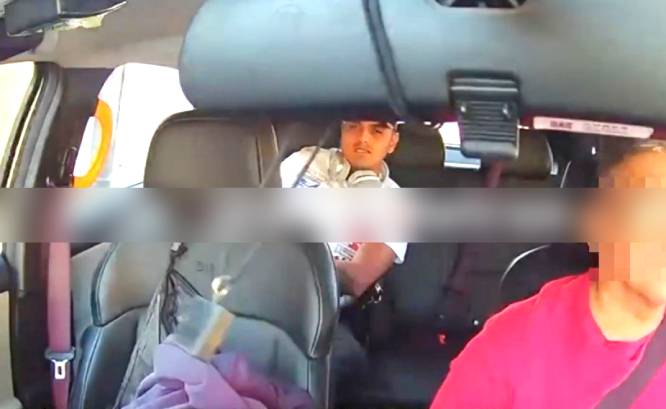 VIDEO: Asaltante se hace pasar por pasajero para atacar a un taxista