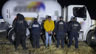 HUACHICOL: Sujeto llenaba una pipa de gas de 12 mil litros en una toma clandestina